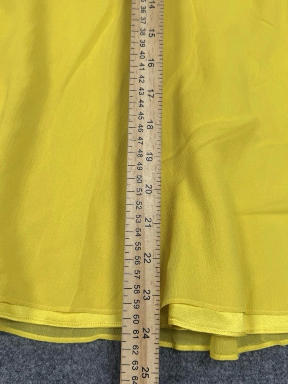 ST. JOHN Silk Wmns Yellow Blouse With Skirt Set READ Measurments - Picture 13 of 16